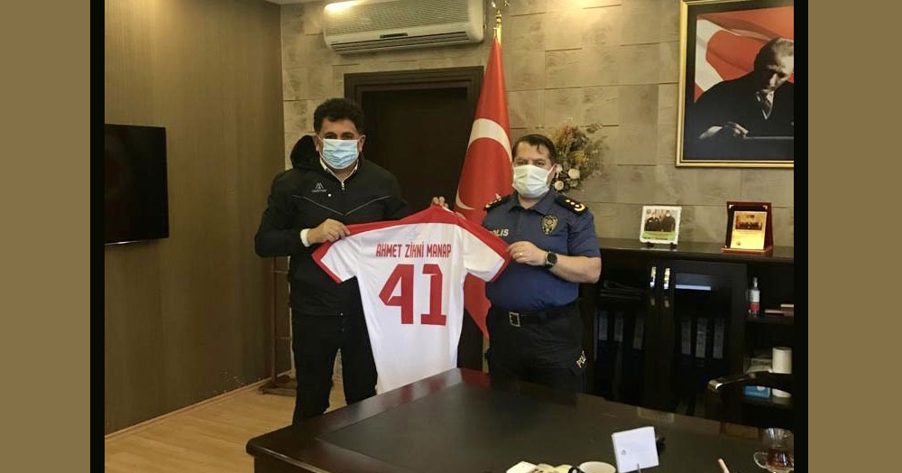 Ahmet müdüre forma