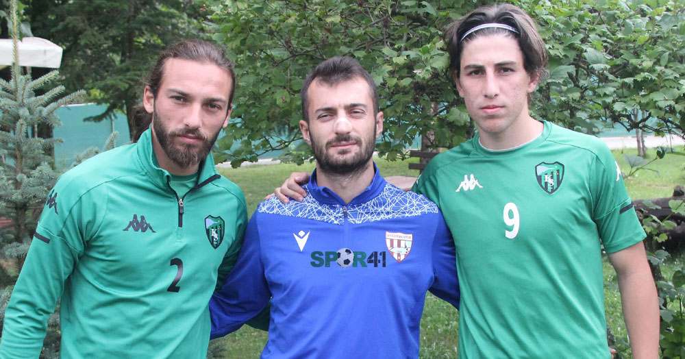 Eski dostlar hasret giderdi