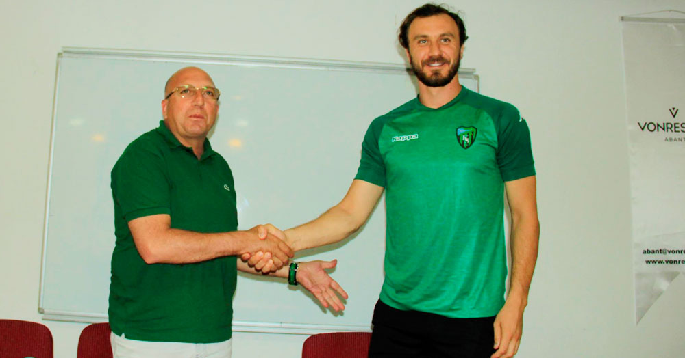 Korcan Çelikay, Bolu’da imzaladı!