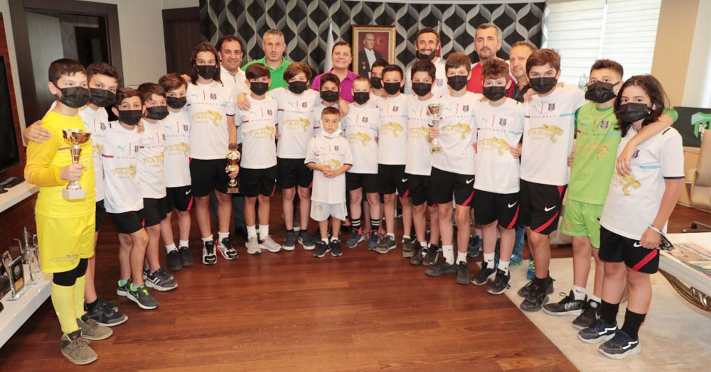 Gölcük Karadenizspor'dan İzmit Belediyesi'ne çıkarma! 