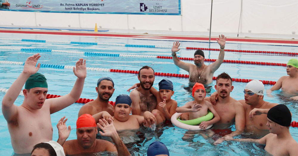 İzmit yüzüyor!