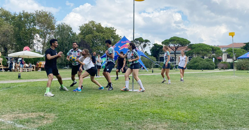 KOÜ Korfbol zirveyi seviyor!