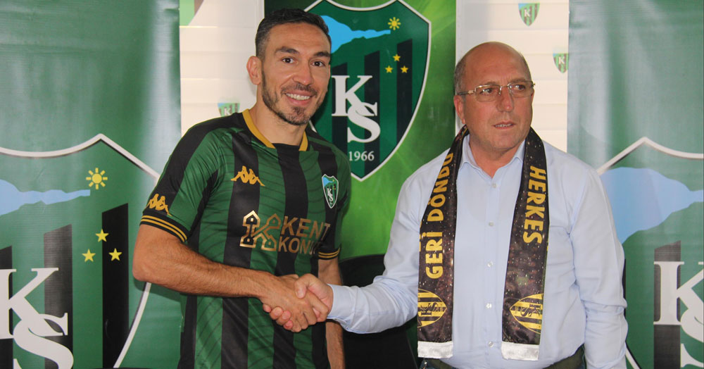 Mevlüt Erdinç resmi sözleşmeye imza attı