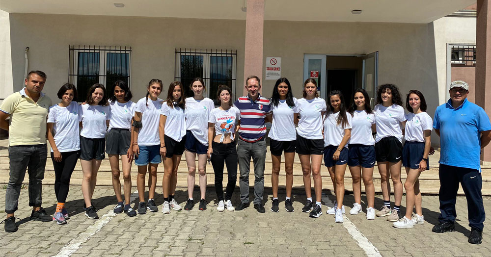 İzmit atletler Süper Lig’i avuçlarının içinden kaçırdı!