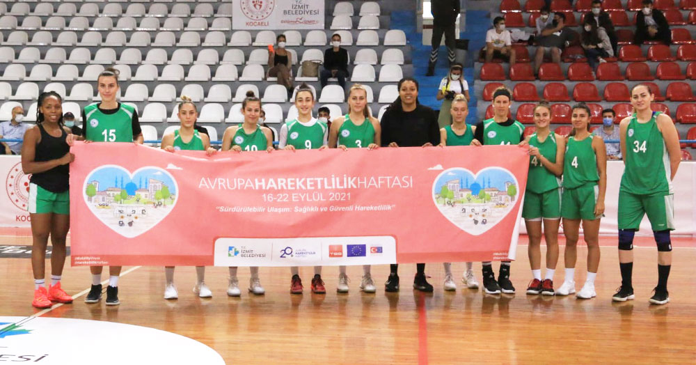 Hareketlilik Haftası pankartı ile çıktılar