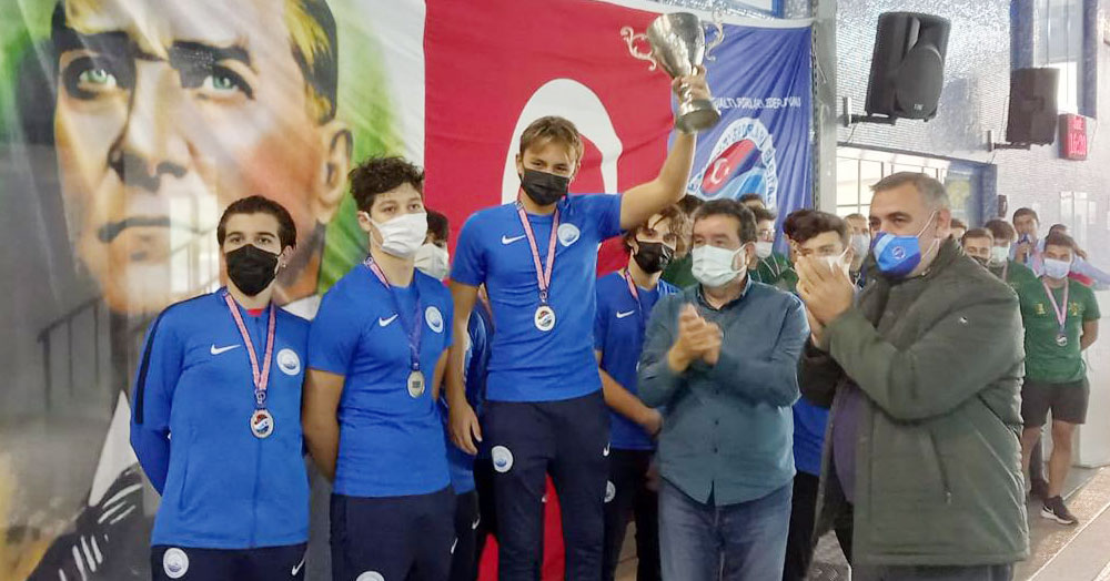 Kocaeli Yüzme Kulübü su altında da var!