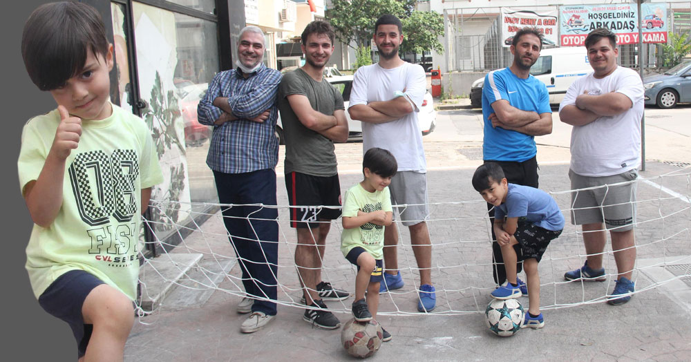 Asım Efendi Sokak’ta ayak tenisi resitali!