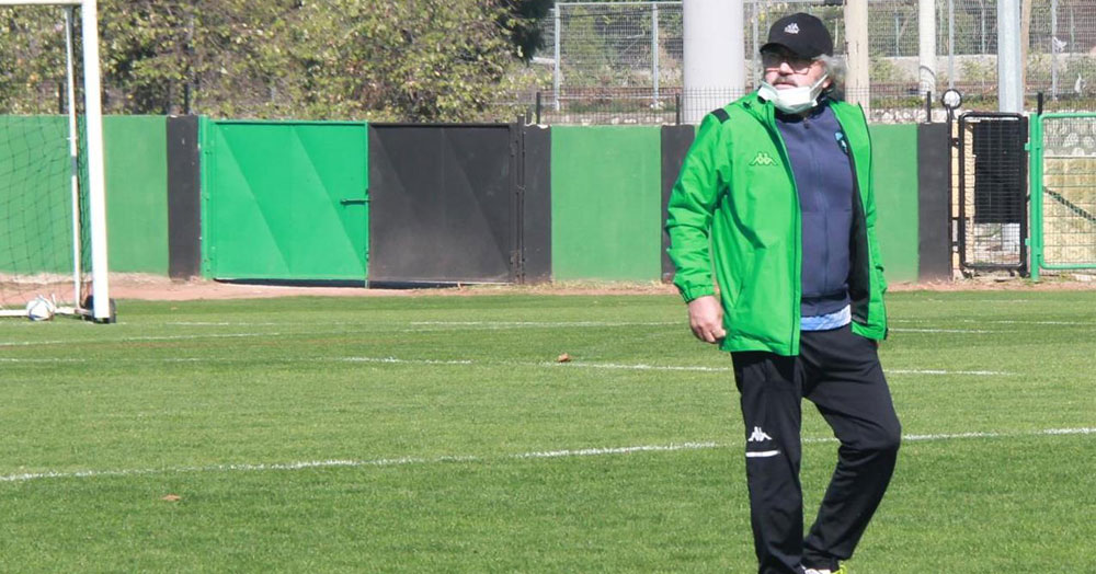 Akçay: Garip bir şekilde geriye yaslanıyoruz