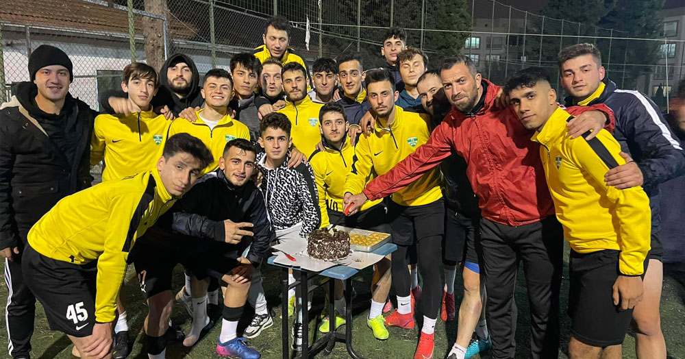 Aykut hocalarını doğum gününde unutmadılar