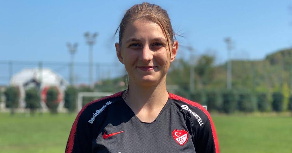 İzmitli yıldız kaleci Kübra Cemre’ye milli davet!