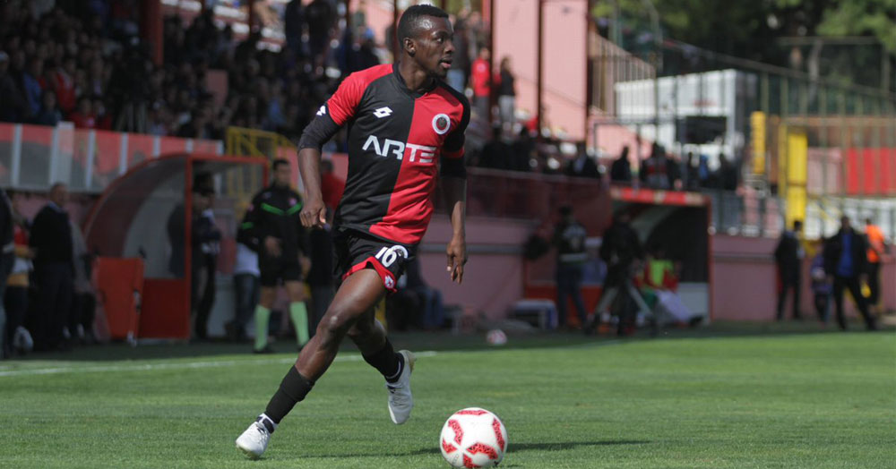 Landel imzaya geliyor!