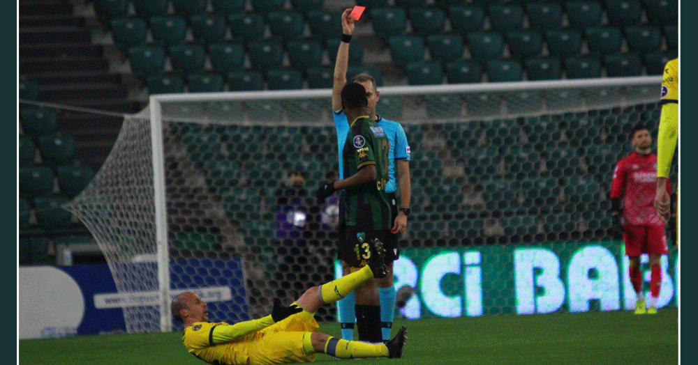 Pisi pisine goller yedik, 60 dakika 10 kişi oynadık, 2-1 yenildik!