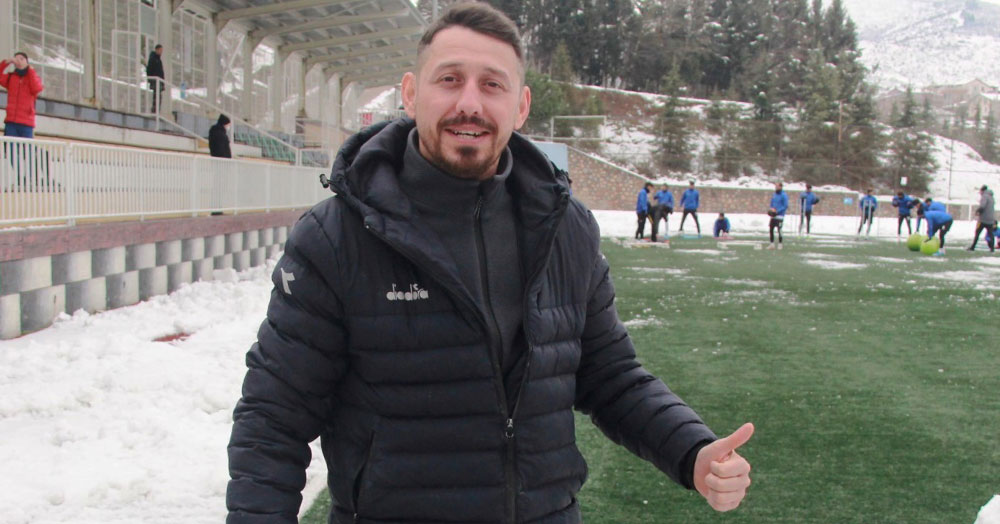 Aslan gibi çalıştılar, sahayı Derince’ye sundular!