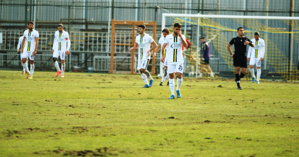 Derince evinde deplasman muamelesi görüyor! Bu zeminin hali ne!