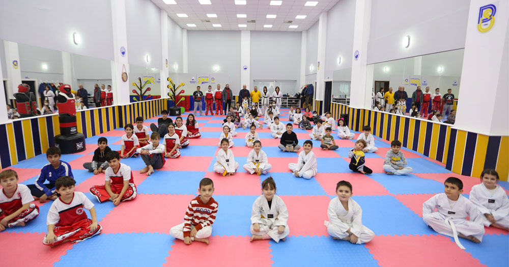 Derince'de kickboks ve tekvandoya yoğun ilgi  