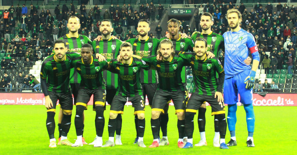 Fikret Özcan yazdı: Bilen var mı?