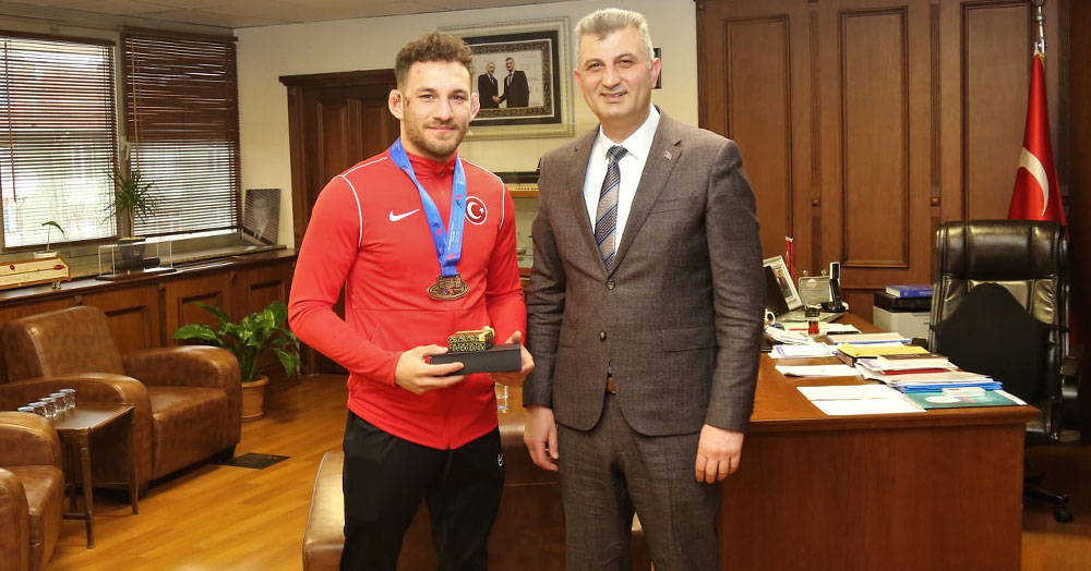 Gururumuz Abdulvasi Balta, Sezer’i ziyaret etti