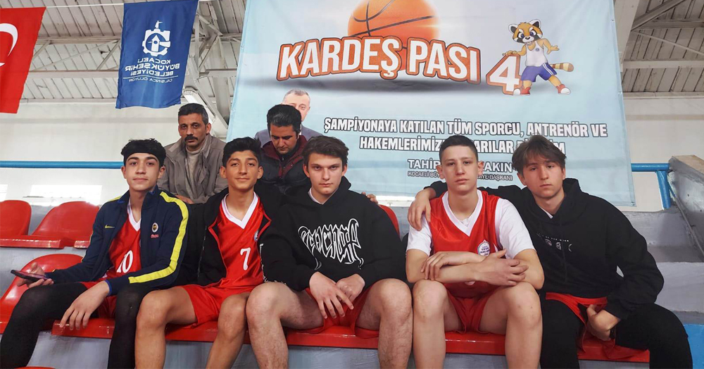 Kartepe İmam Hatip’ten basketbol resitali!