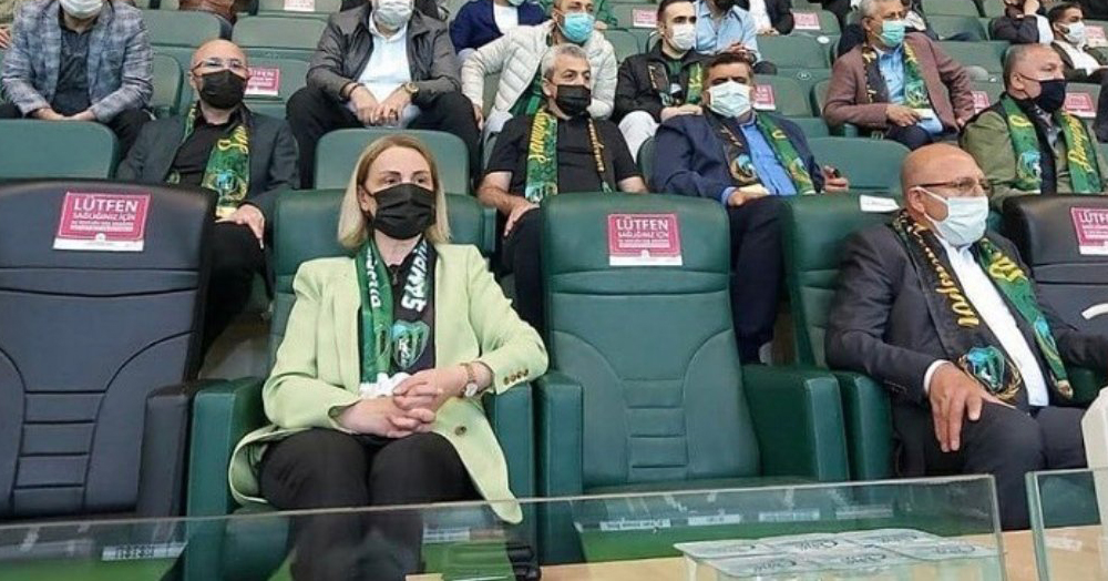 Emine Zeybek: Davet ettiler gittik!