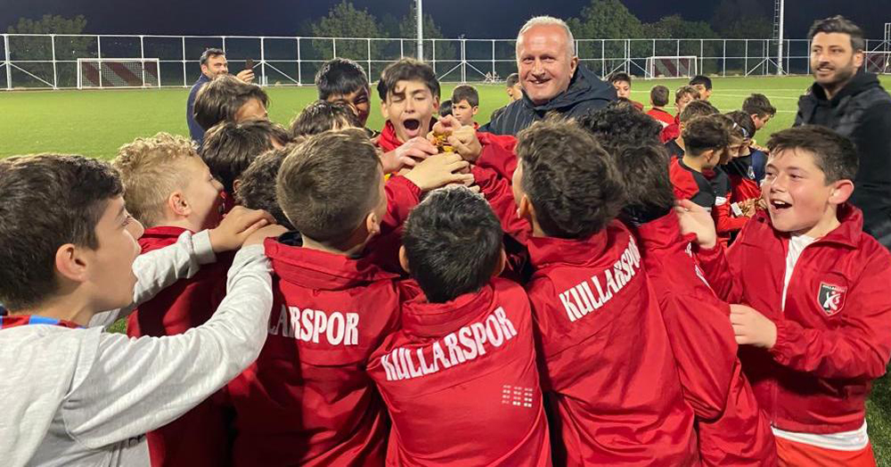 Başiskele Belediyesi 19 Mayıs Futbol Turnuvası’nda müthiş maçlar oynanıyor