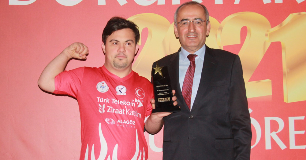 Kocaeli Gazetesi'nin markası Doruktakiler 2021'de yılın sporcusu ödülleri sahiplerini buldu