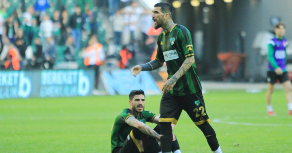 4 yabancı, 8 yerli futbolcu Adana maçı için izin aldı