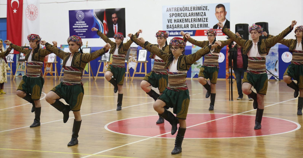 Gölcük ilçesinde unutulmaz 19 Mayıs töreni