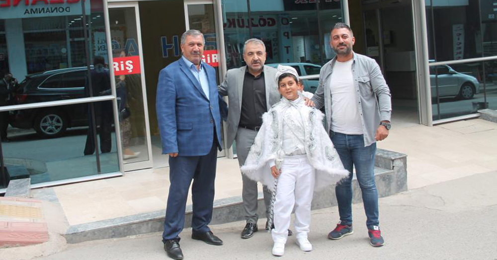 Muhammed Emin’in sünnet cemiyeti 11 Haziran’da