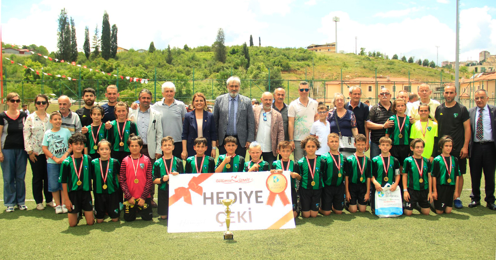 Kamuran Akşar yattığı yerde şimdi daha mutlu ve huzurlu!