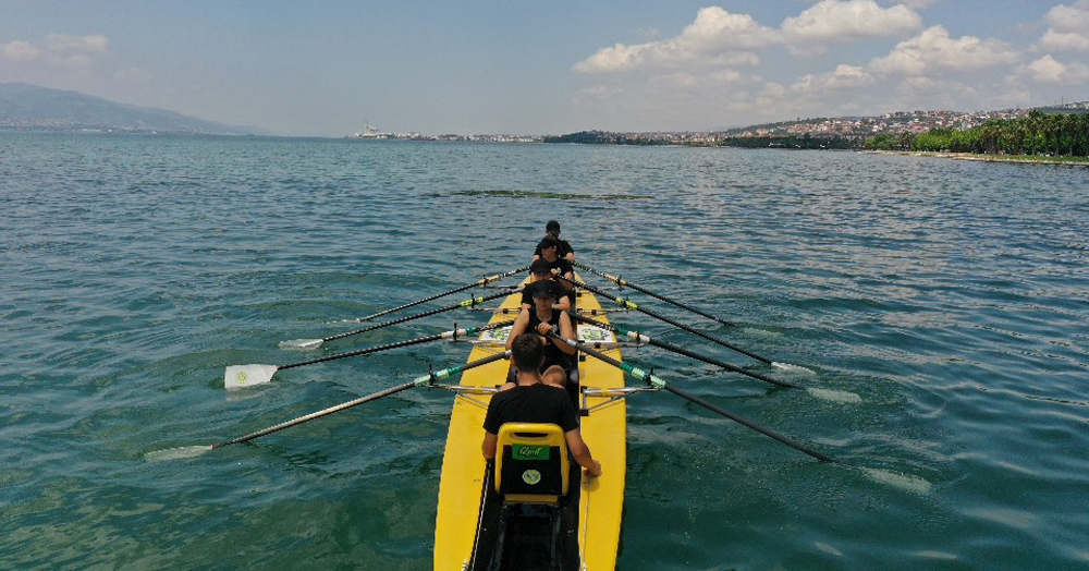 Kürekçiler kıyasıya yarıştı
