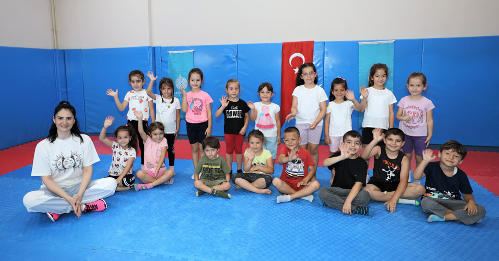 Başiskele Belediyesi ücretsiz yaz spor okulları cıvıl cıvıl