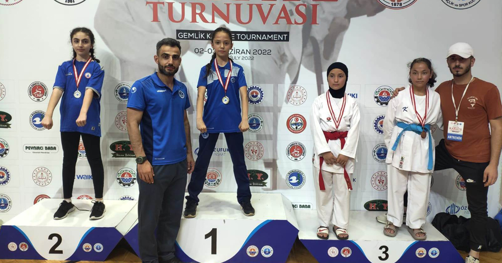 Kağıtspor ne kadar madalya varsa topladı