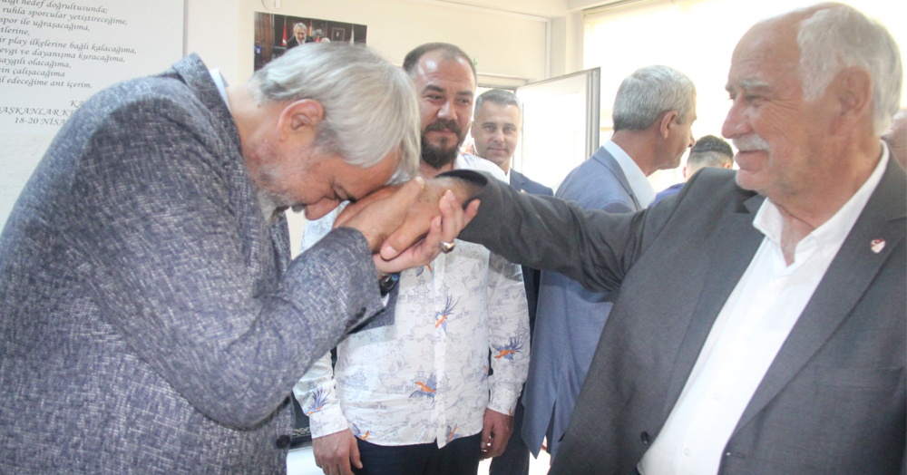 Amatörler yağmur demedi, bayramlaşmada hazır bulundu