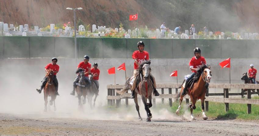 Gölcük Rahvan At Yarışları heyecanı bu pazar