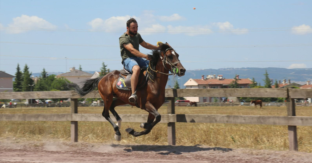 Gölcük Rahvan At Yarışları’na rekor katılım