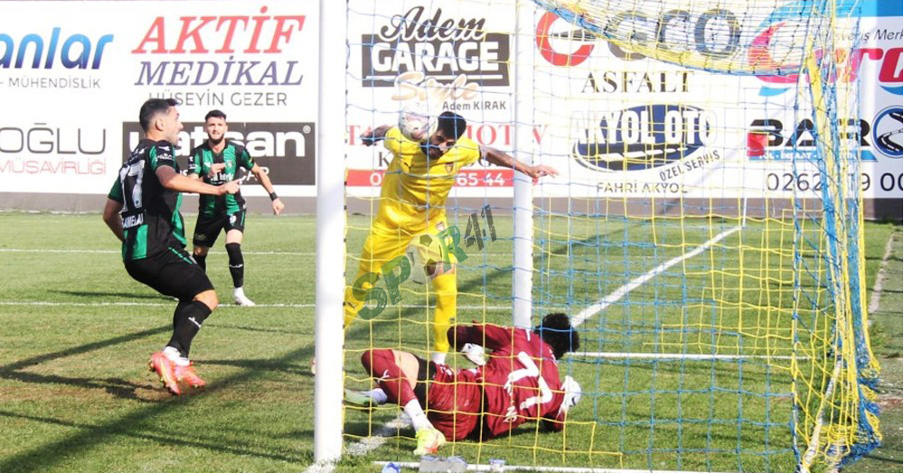 Mazlum Demir bu sezon üçüncü kez çizgiden top çıkardı!