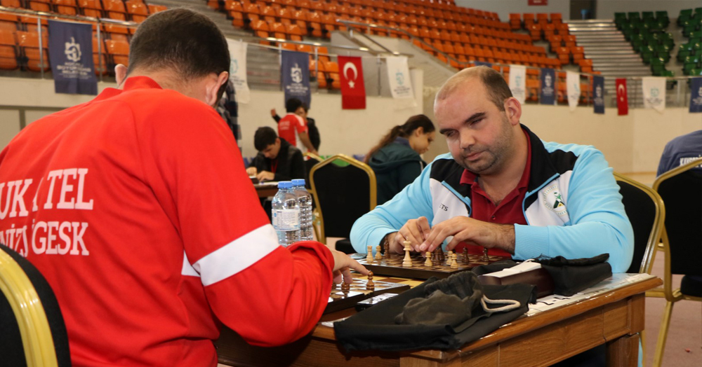 Satranç tarihinde ilk!