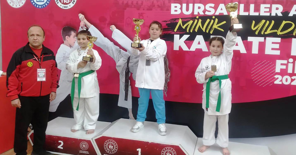 İzmitli karatecilerden 1 altın 4 bronz
