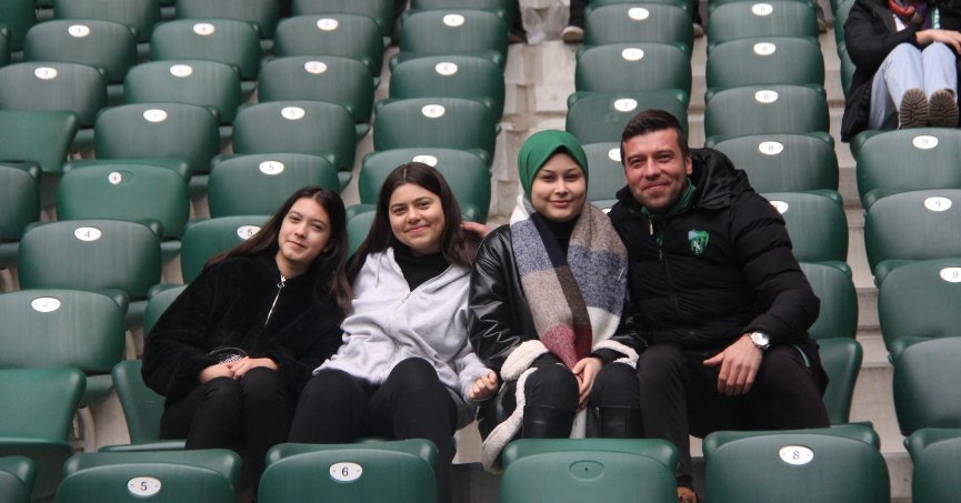 Bu maç kadınlara ücretsiz