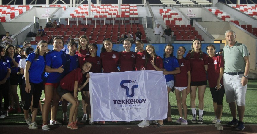 İzmitli atletler Samsun’u UÇURUYOR!