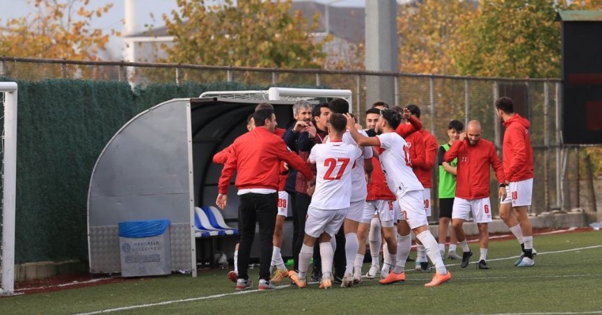 Kullarspor’dan hayati galibiyet “1-0”