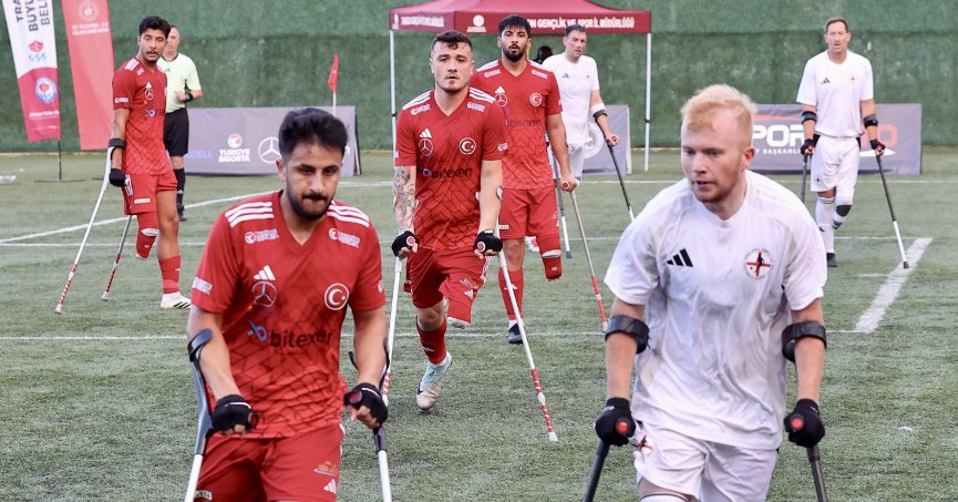 İngilizlere futbol dersi verdiler!