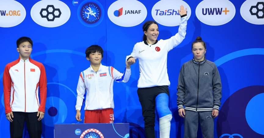 Dünya Güreş Şampiyonası’nda minderde ters döndük!