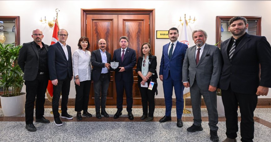 Adalet Bakanı Tunç, bisikletin kurmaylarını konuk etti