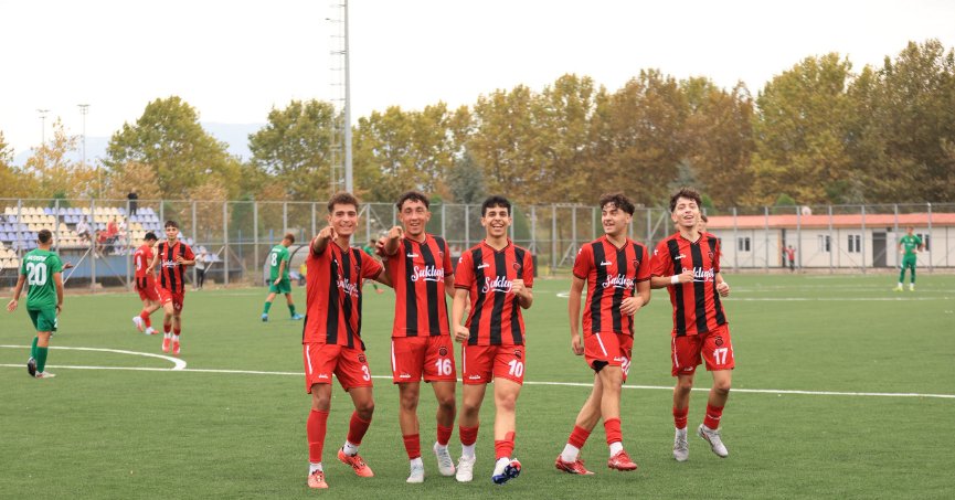 Gölcükspor U-19'da işler yolunda!