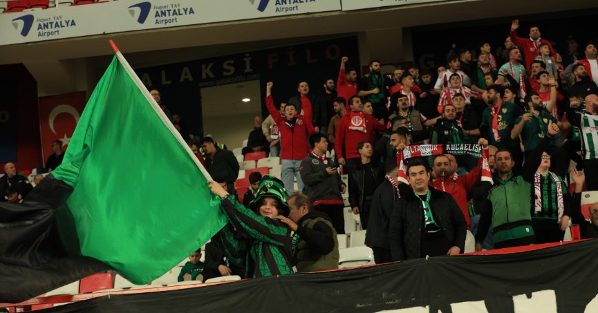 Kocaelispor, Antalyaspor maçını pazar oynamak istiyor