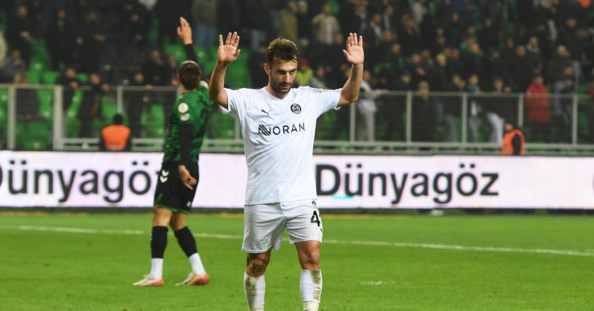 Manisa, Sakarya’yı rahat geçti! Burak Süleyman da yazdı! 