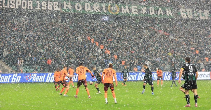 Karda kışta geliyorlar! Fark etmiyor!