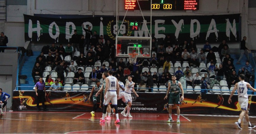 Hodri Meydan’dan Kağıtsporlu basketbolculara tam destek!