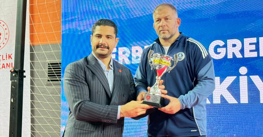 Kağıtspor U-23 Güreş Takımı’na helal olsun! Türkiye ikincisi oldular!